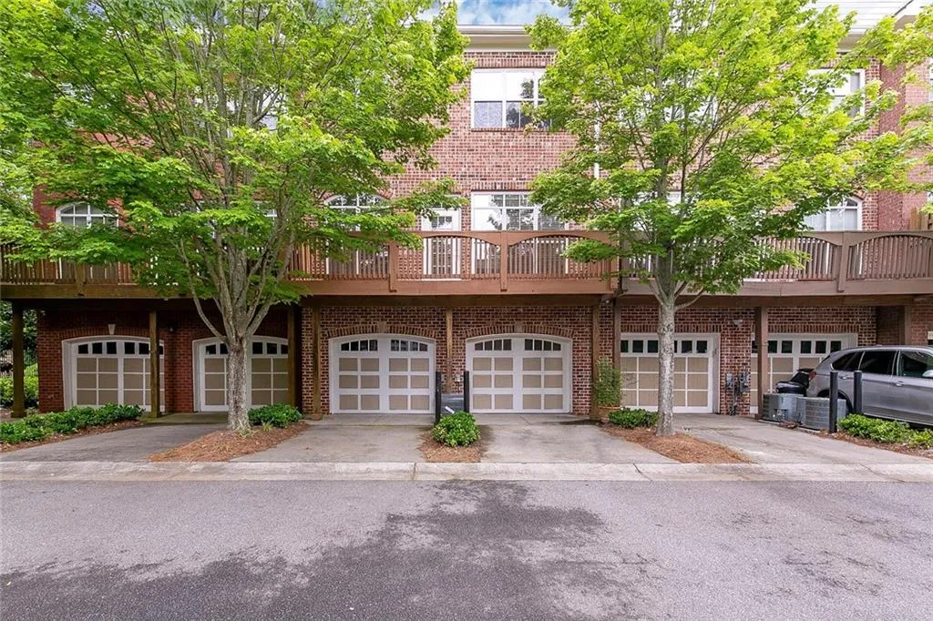 5404 Glenridge Cove, Atlanta, Georgia 30342, 2 Bedrooms Bedrooms, ,2 BathroomsBathrooms,Residential,Sold,5404 Glenridge Cove,6748704