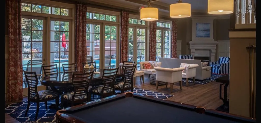 5404 Glenridge Cove, Atlanta, Georgia 30342, 2 Bedrooms Bedrooms, ,2 BathroomsBathrooms,Residential,Sold,5404 Glenridge Cove,6748704