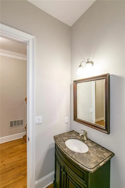5404 Glenridge Cove, Atlanta, Georgia 30342, 2 Bedrooms Bedrooms, ,2 BathroomsBathrooms,Residential,Sold,5404 Glenridge Cove,6748704