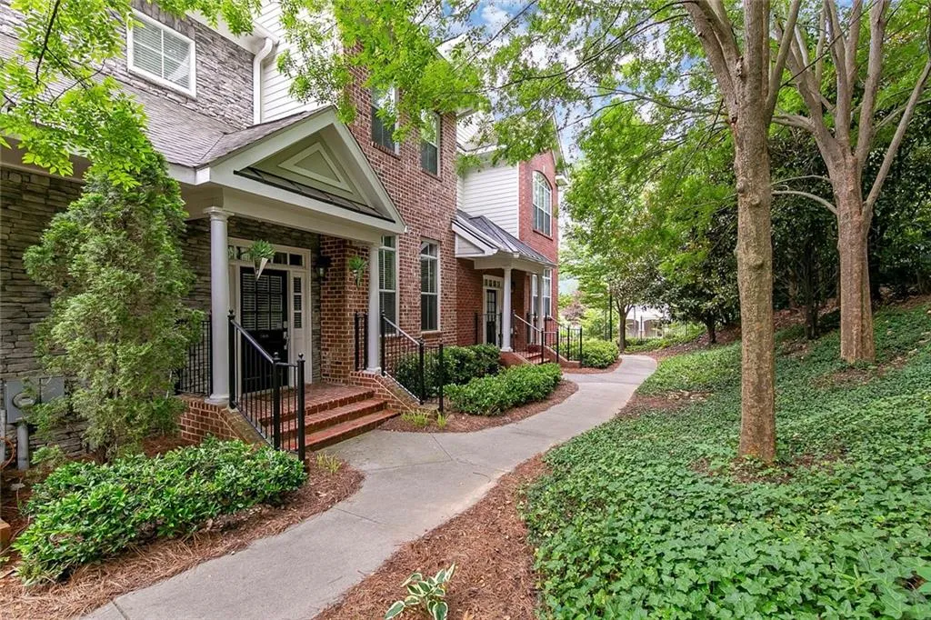5404 Glenridge Cove, Atlanta, Georgia 30342, 2 Bedrooms Bedrooms, ,2 BathroomsBathrooms,Residential,Sold,5404 Glenridge Cove,6748704