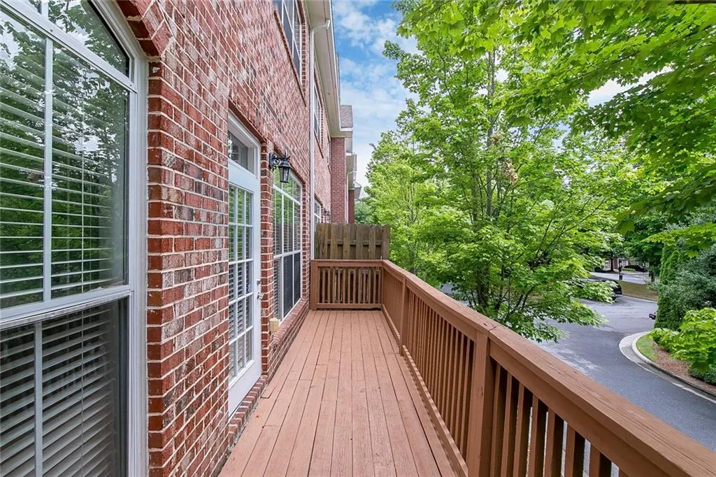 5404 Glenridge Cove, Atlanta, Georgia 30342, 2 Bedrooms Bedrooms, ,2 BathroomsBathrooms,Residential,Sold,5404 Glenridge Cove,6748704