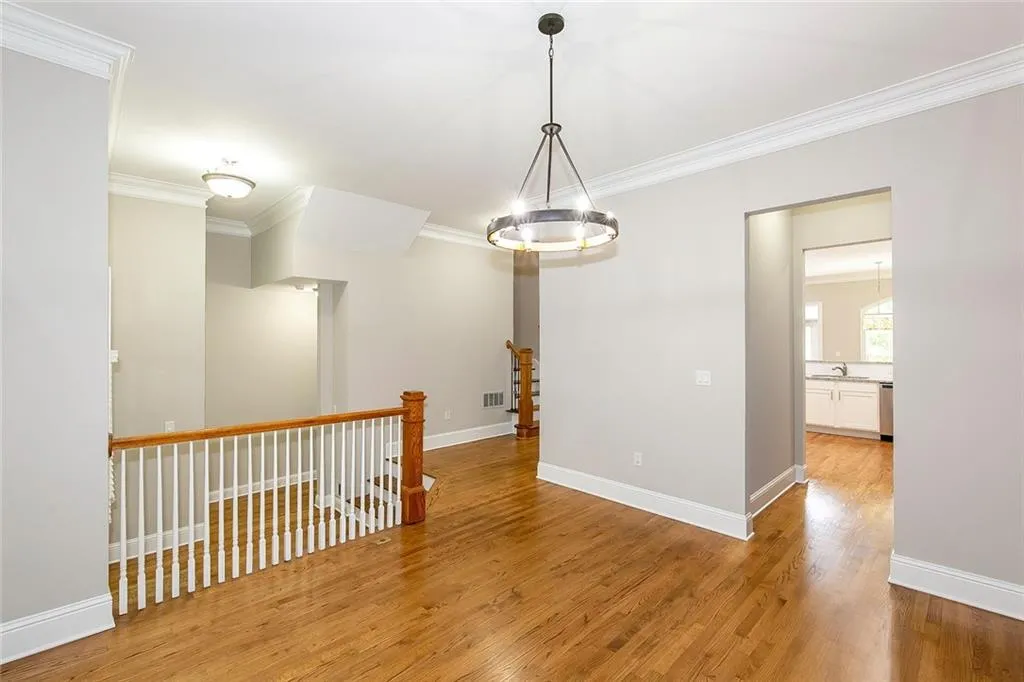 5404 Glenridge Cove, Atlanta, Georgia 30342, 2 Bedrooms Bedrooms, ,2 BathroomsBathrooms,Residential,Sold,5404 Glenridge Cove,6748704