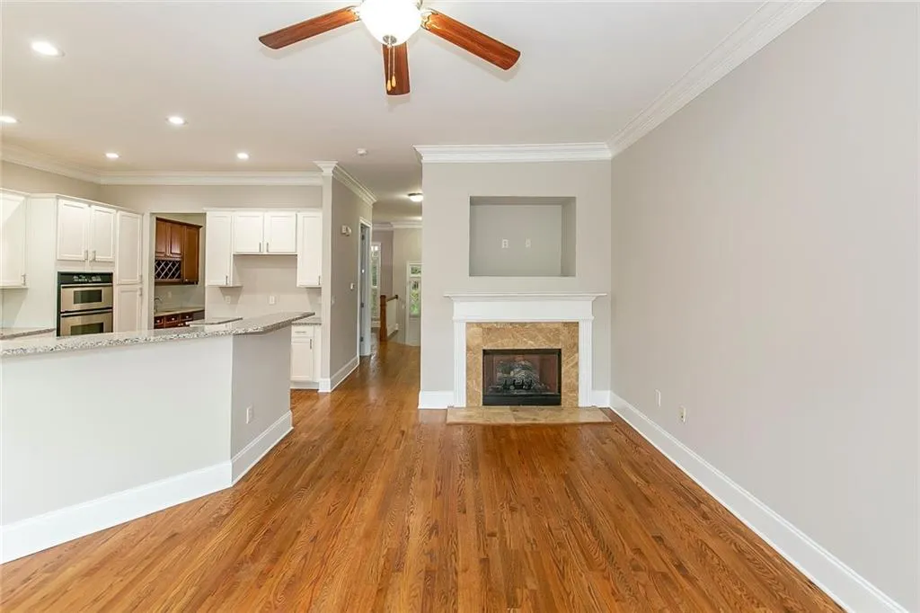 5404 Glenridge Cove, Atlanta, Georgia 30342, 2 Bedrooms Bedrooms, ,2 BathroomsBathrooms,Residential,Sold,5404 Glenridge Cove,6748704