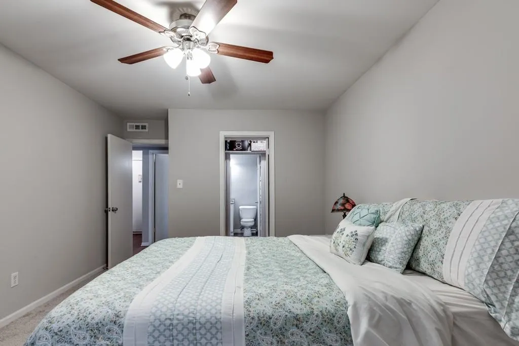 5400 Roswell Road Unit K2, Atlanta, Georgia 30342, 1 Bedroom Bedrooms, ,1 BathroomBathrooms,Residential,Sold,5400 Roswell Road Unit K2,6766215
