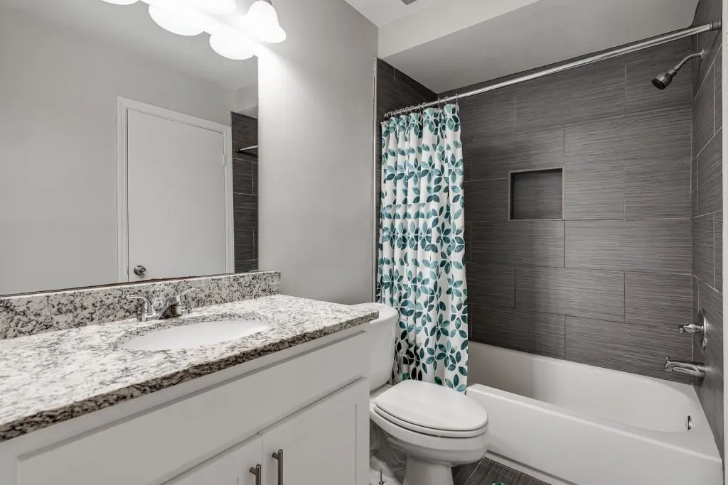 5400 Roswell Road Unit K2, Atlanta, Georgia 30342, 1 Bedroom Bedrooms, ,1 BathroomBathrooms,Residential,Sold,5400 Roswell Road Unit K2,6766215