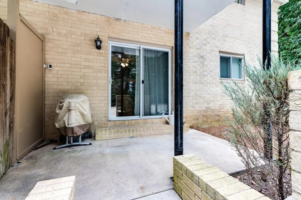 5400 Roswell Road Unit K2, Atlanta, Georgia 30342, 1 Bedroom Bedrooms, ,1 BathroomBathrooms,Residential,Sold,5400 Roswell Road Unit K2,6766215