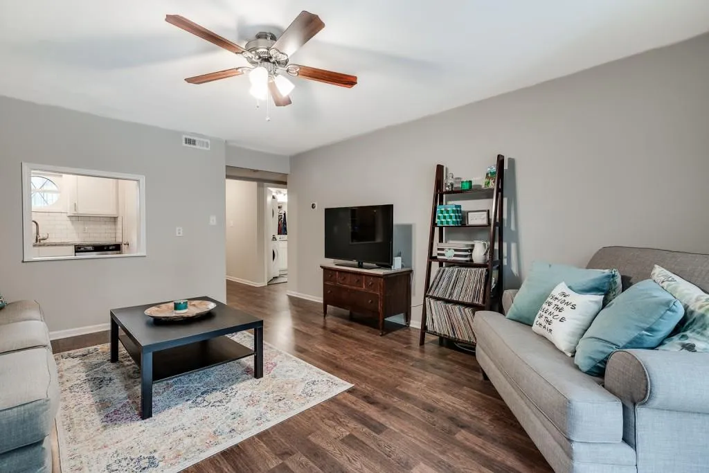 5400 Roswell Road Unit K2, Atlanta, Georgia 30342, 1 Bedroom Bedrooms, ,1 BathroomBathrooms,Residential,Sold,5400 Roswell Road Unit K2,6766215