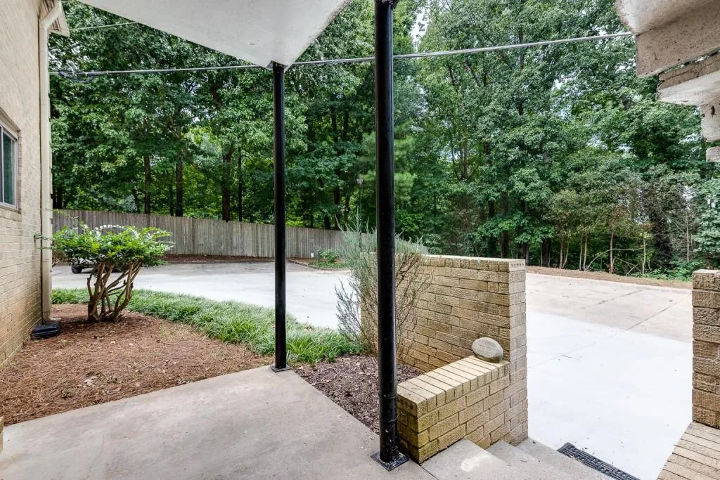 5400 Roswell Road Unit K2, Atlanta, Georgia 30342, 1 Bedroom Bedrooms, ,1 BathroomBathrooms,Residential,Sold,5400 Roswell Road Unit K2,6766215