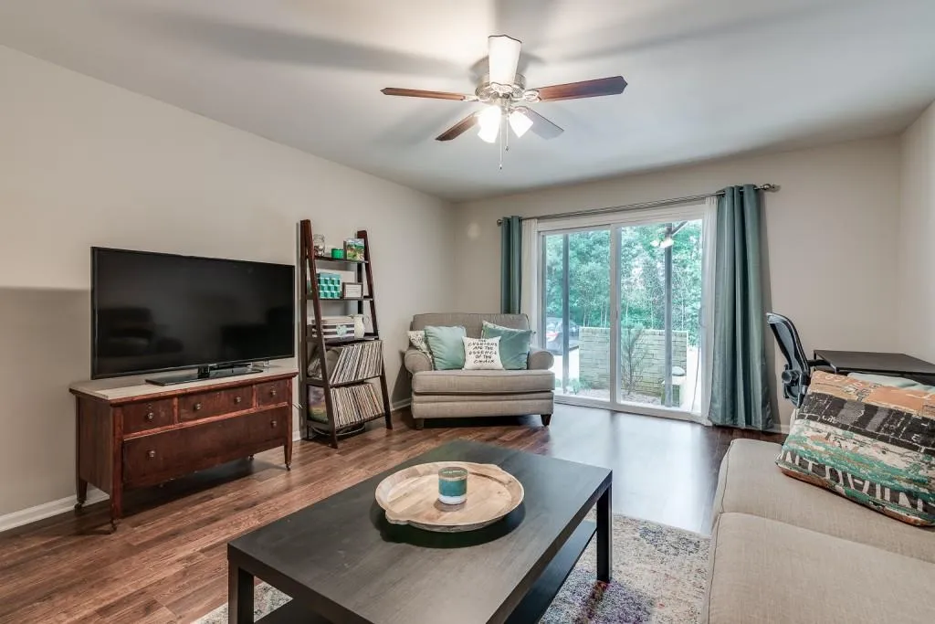 5400 Roswell Road Unit K2, Atlanta, Georgia 30342, 1 Bedroom Bedrooms, ,1 BathroomBathrooms,Residential,Sold,5400 Roswell Road Unit K2,6766215