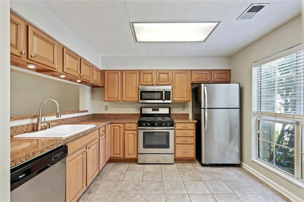 507 Wedgewood Way, Sandy Springs, Georgia 30350, 2 Bedrooms Bedrooms, ,2 BathroomsBathrooms,Residential,Sold,507 Wedgewood Way,6885741