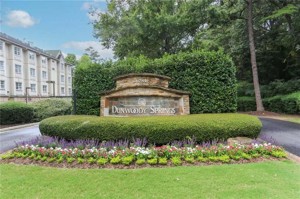 104 Dunwoody Springs Drive, Atlanta, Georgia 30328, 2 Bedrooms Bedrooms, ,2 BathroomsBathrooms,Residential,For Sale,104 Dunwoody Springs Drive,7617833
