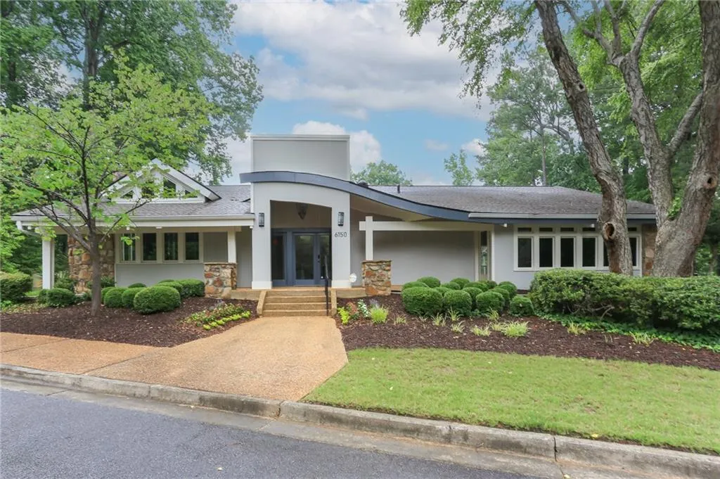 104 Dunwoody Springs Drive, Atlanta, Georgia 30328, 2 Bedrooms Bedrooms, ,2 BathroomsBathrooms,Residential,For Sale,104 Dunwoody Springs Drive,7617833