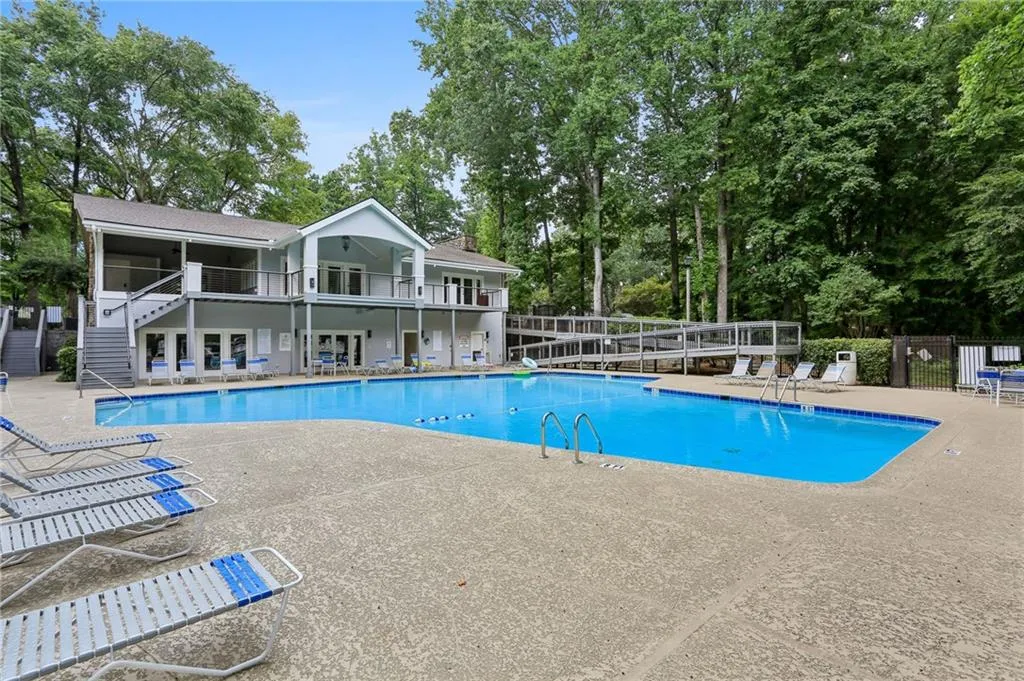 104 Dunwoody Springs Drive, Atlanta, Georgia 30328, 2 Bedrooms Bedrooms, ,2 BathroomsBathrooms,Residential,For Sale,104 Dunwoody Springs Drive,7617833