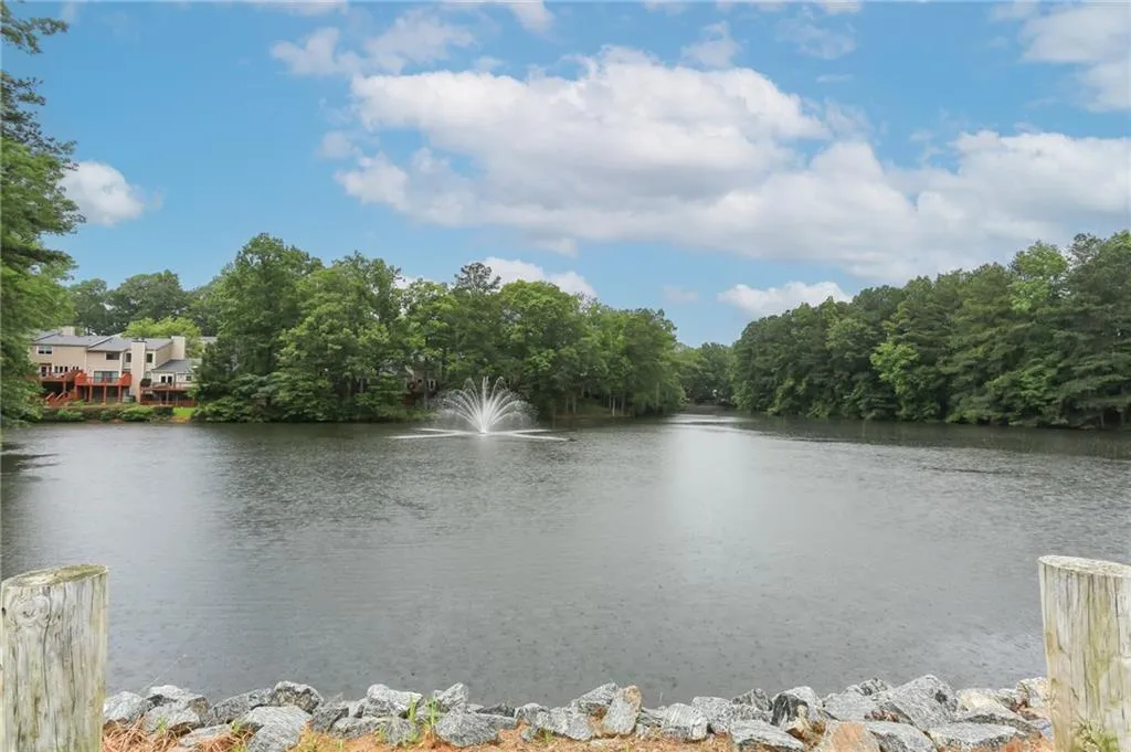 104 Dunwoody Springs Drive, Atlanta, Georgia 30328, 2 Bedrooms Bedrooms, ,2 BathroomsBathrooms,Residential,For Sale,104 Dunwoody Springs Drive,7617833