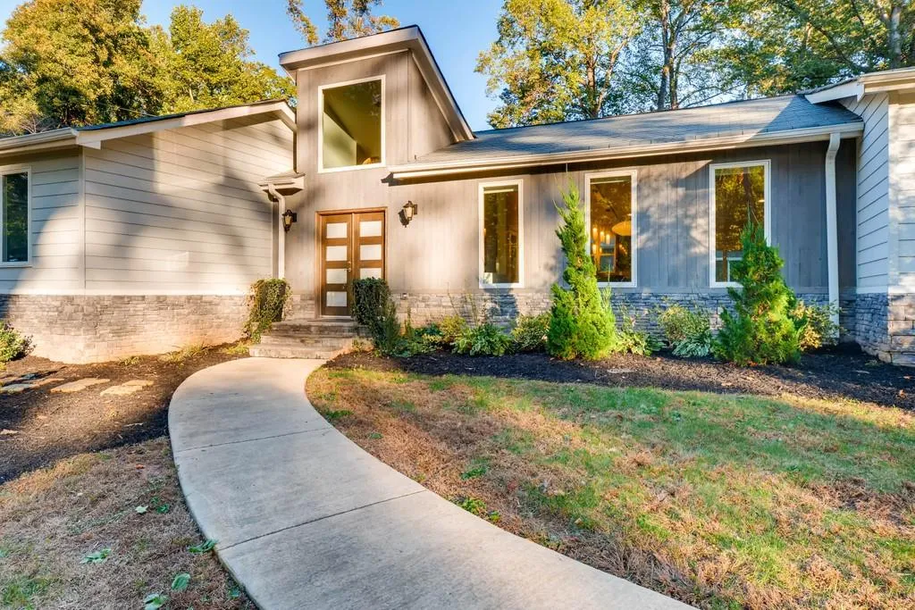 6445 Long Island Drive Nw, Atlanta, Georgia 30328, 5 Bedrooms Bedrooms, ,3 BathroomsBathrooms,Residential,Sold,6445 Long Island Drive Nw,6843753