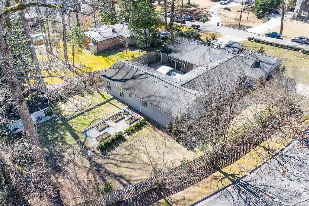 6445 Long Island Drive Nw, Atlanta, Georgia 30328, 5 Bedrooms Bedrooms, ,3 BathroomsBathrooms,Residential,Sold,6445 Long Island Drive Nw,6843753