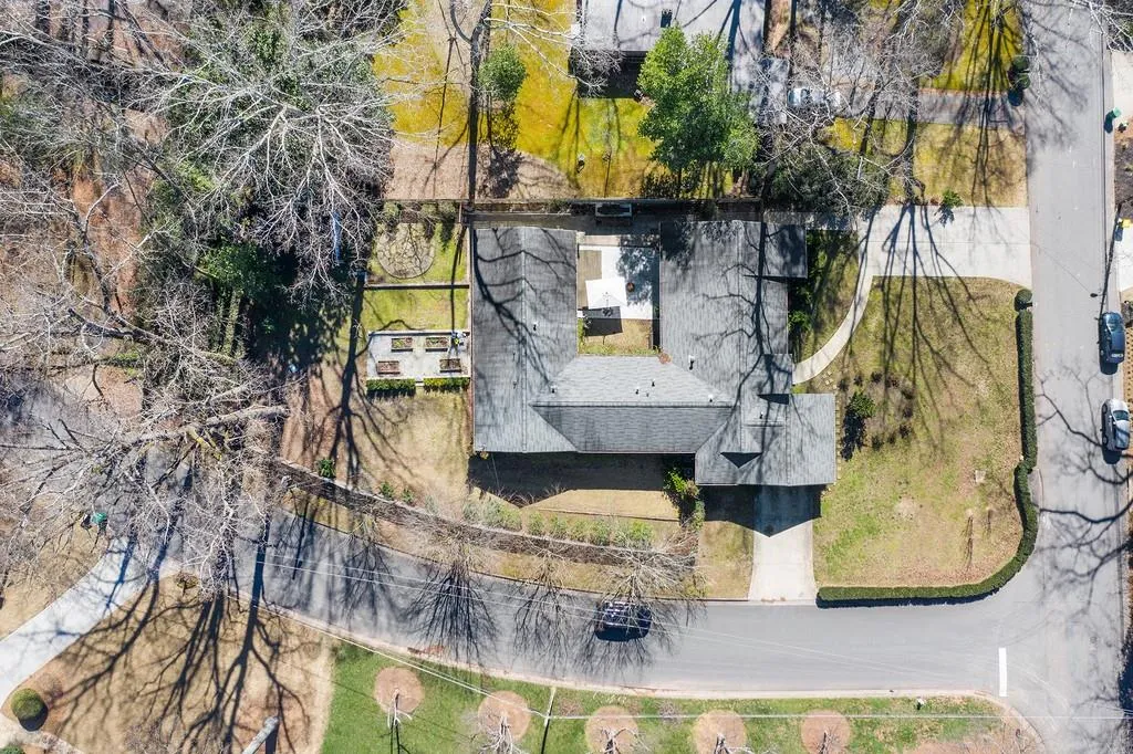 6445 Long Island Drive Nw, Atlanta, Georgia 30328, 5 Bedrooms Bedrooms, ,3 BathroomsBathrooms,Residential,Sold,6445 Long Island Drive Nw,6843753