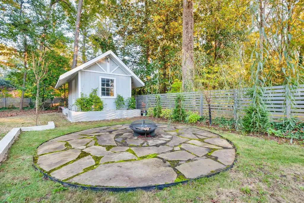 6445 Long Island Drive Nw, Atlanta, Georgia 30328, 5 Bedrooms Bedrooms, ,3 BathroomsBathrooms,Residential,Sold,6445 Long Island Drive Nw,6843753