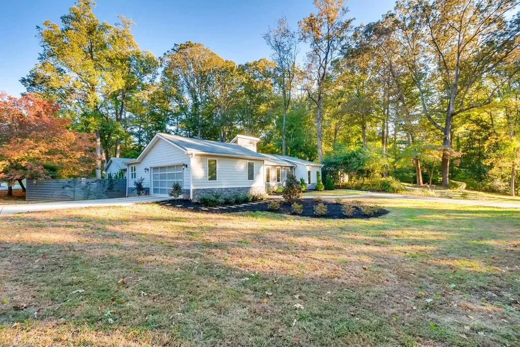 6445 Long Island Drive Nw, Atlanta, Georgia 30328, 5 Bedrooms Bedrooms, ,3 BathroomsBathrooms,Residential,Sold,6445 Long Island Drive Nw,6843753