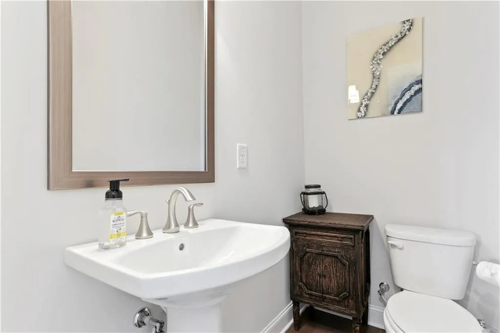 4227 Deming Circle, Sandy Springs, Georgia 30342, 2 Bedrooms Bedrooms, ,2 BathroomsBathrooms,Residential,Sold,4227 Deming Circle,6592798
