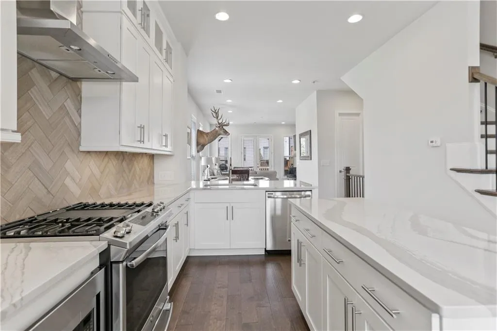 4227 Deming Circle, Sandy Springs, Georgia 30342, 2 Bedrooms Bedrooms, ,2 BathroomsBathrooms,Residential,Sold,4227 Deming Circle,6592798