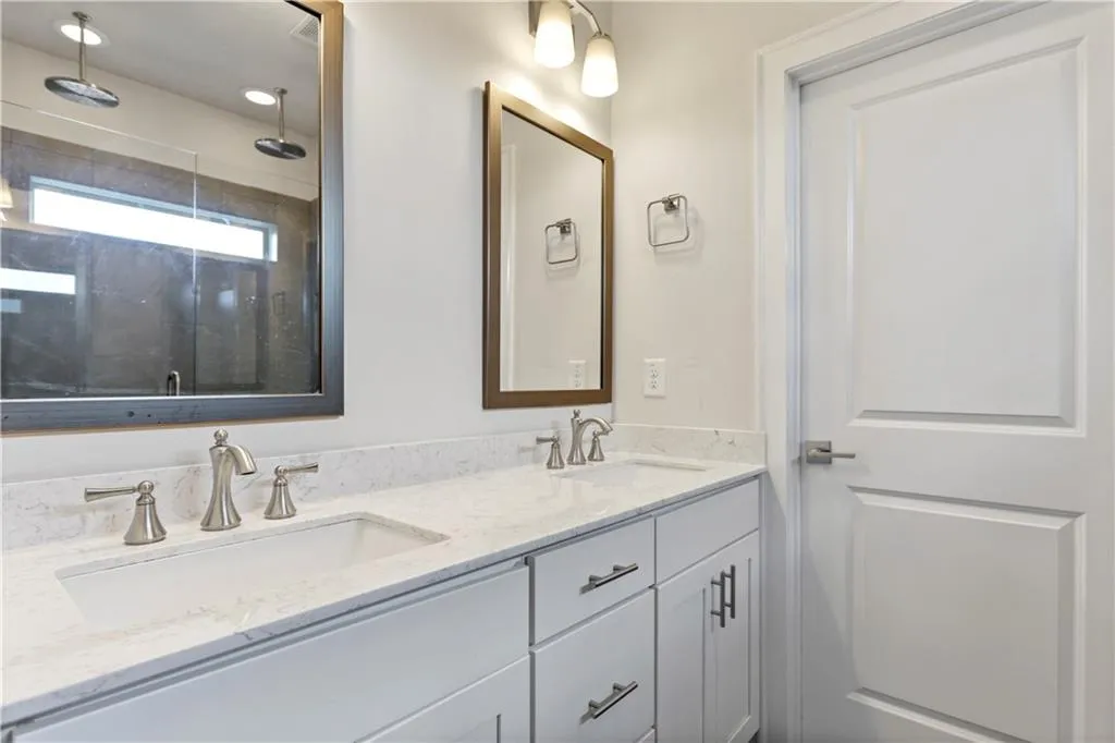 4227 Deming Circle, Sandy Springs, Georgia 30342, 2 Bedrooms Bedrooms, ,2 BathroomsBathrooms,Residential,Sold,4227 Deming Circle,6592798