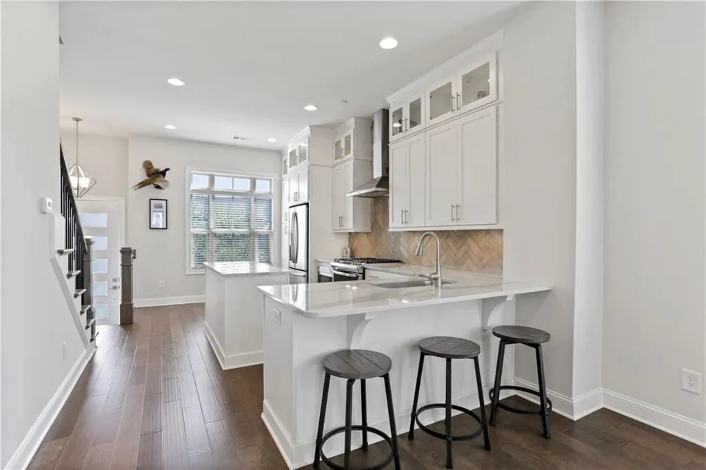 4227 Deming Circle, Sandy Springs, Georgia 30342, 2 Bedrooms Bedrooms, ,2 BathroomsBathrooms,Residential,Sold,4227 Deming Circle,6592798