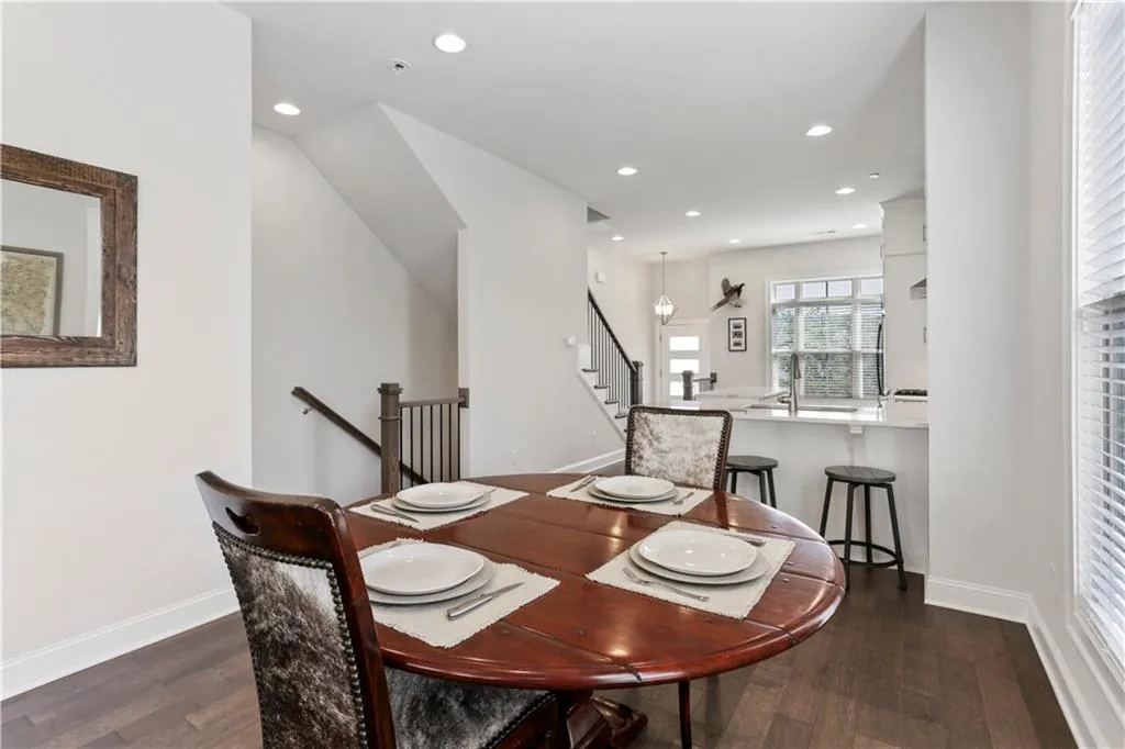 4227 Deming Circle, Sandy Springs, Georgia 30342, 2 Bedrooms Bedrooms, ,2 BathroomsBathrooms,Residential,Sold,4227 Deming Circle,6592798