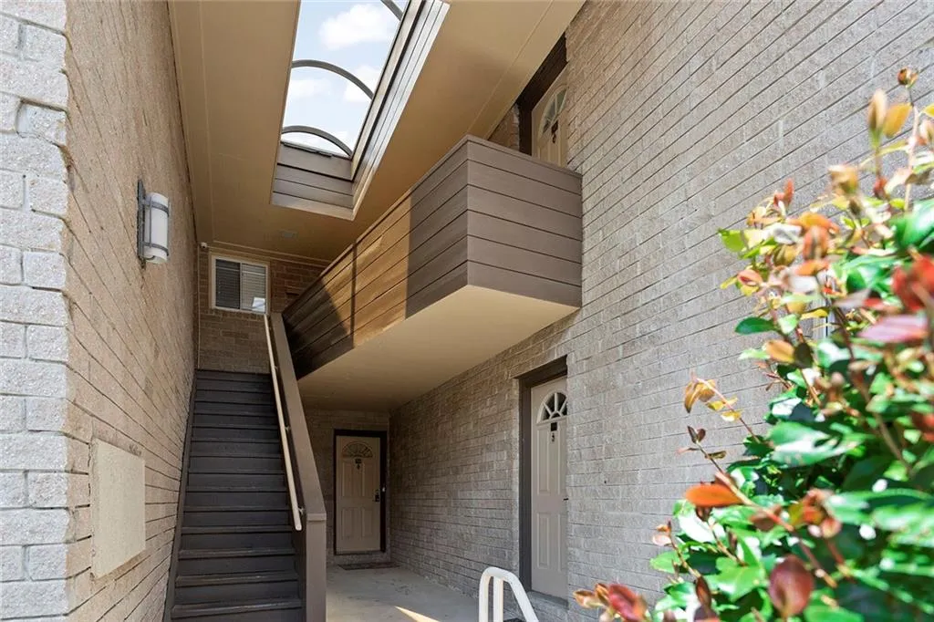 346 Carpenter Drive Unit 55, Atlanta, Georgia 30328, 2 Bedrooms Bedrooms, ,2 BathroomsBathrooms,Residential,Sold,346 Carpenter Drive Unit 55,7079103