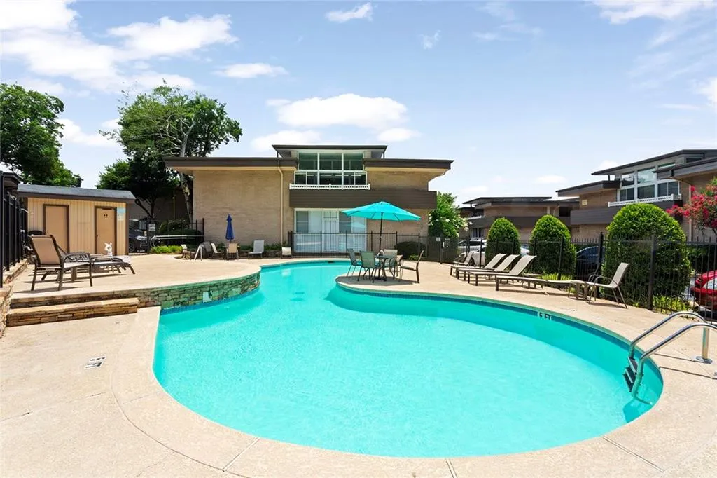 346 Carpenter Drive Unit 55, Atlanta, Georgia 30328, 2 Bedrooms Bedrooms, ,2 BathroomsBathrooms,Residential,Sold,346 Carpenter Drive Unit 55,7079103