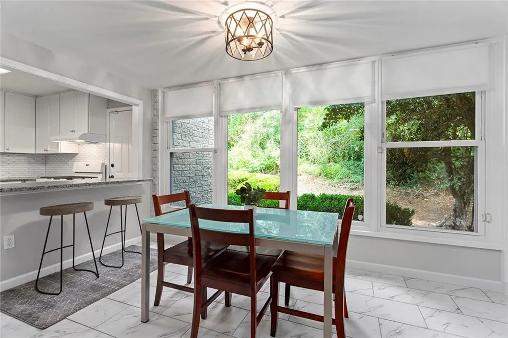 346 Carpenter Drive Unit 55, Atlanta, Georgia 30328, 2 Bedrooms Bedrooms, ,2 BathroomsBathrooms,Residential,Sold,346 Carpenter Drive Unit 55,7079103