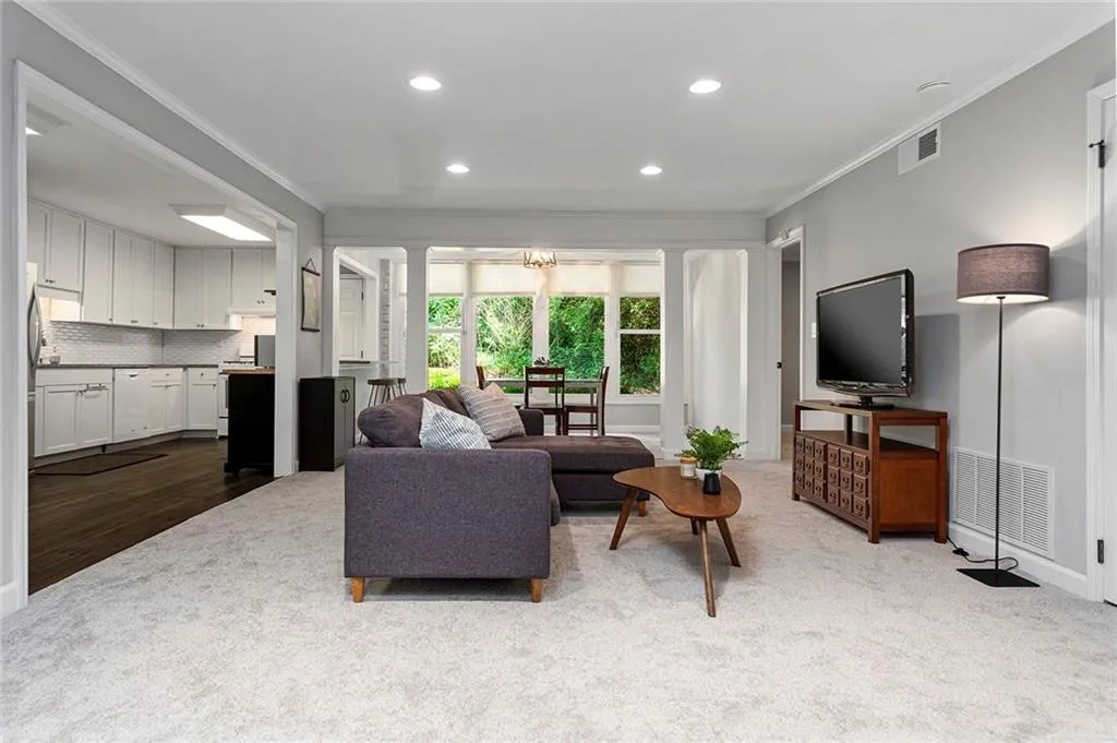 346 Carpenter Drive Unit 55, Atlanta, Georgia 30328, 2 Bedrooms Bedrooms, ,2 BathroomsBathrooms,Residential,Sold,346 Carpenter Drive Unit 55,7079103