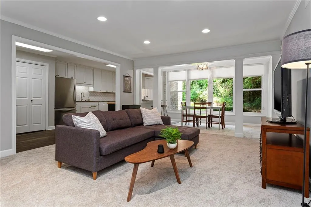 346 Carpenter Drive Unit 55, Atlanta, Georgia 30328, 2 Bedrooms Bedrooms, ,2 BathroomsBathrooms,Residential,Sold,346 Carpenter Drive Unit 55,7079103