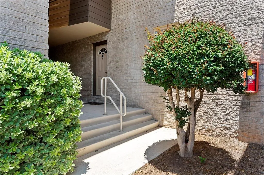346 Carpenter Drive Unit 55, Atlanta, Georgia 30328, 2 Bedrooms Bedrooms, ,2 BathroomsBathrooms,Residential,Sold,346 Carpenter Drive Unit 55,7079103