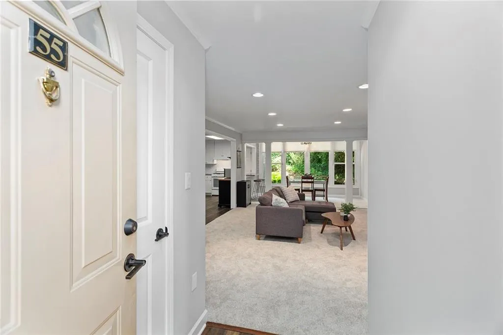 346 Carpenter Drive Unit 55, Atlanta, Georgia 30328, 2 Bedrooms Bedrooms, ,2 BathroomsBathrooms,Residential,Sold,346 Carpenter Drive Unit 55,7079103