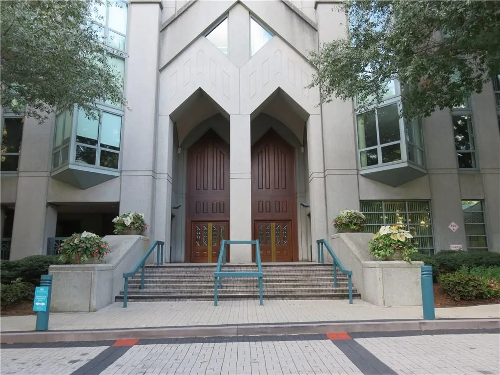 2870 Pharr Court S Unit 2704, Atlanta, Georgia 30305, 1 Bedroom Bedrooms, ,1 BathroomBathrooms,Residential,Sold,2870 Pharr Court S Unit 2704,5755725