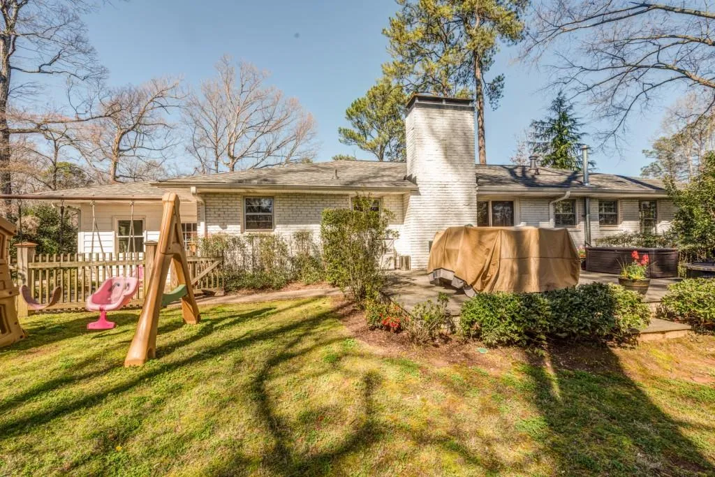 395 Highbrook Drive, Atlanta, Georgia 30342, 4 Bedrooms Bedrooms, ,3 BathroomsBathrooms,Residential,Sold,395 Highbrook Drive,5816749