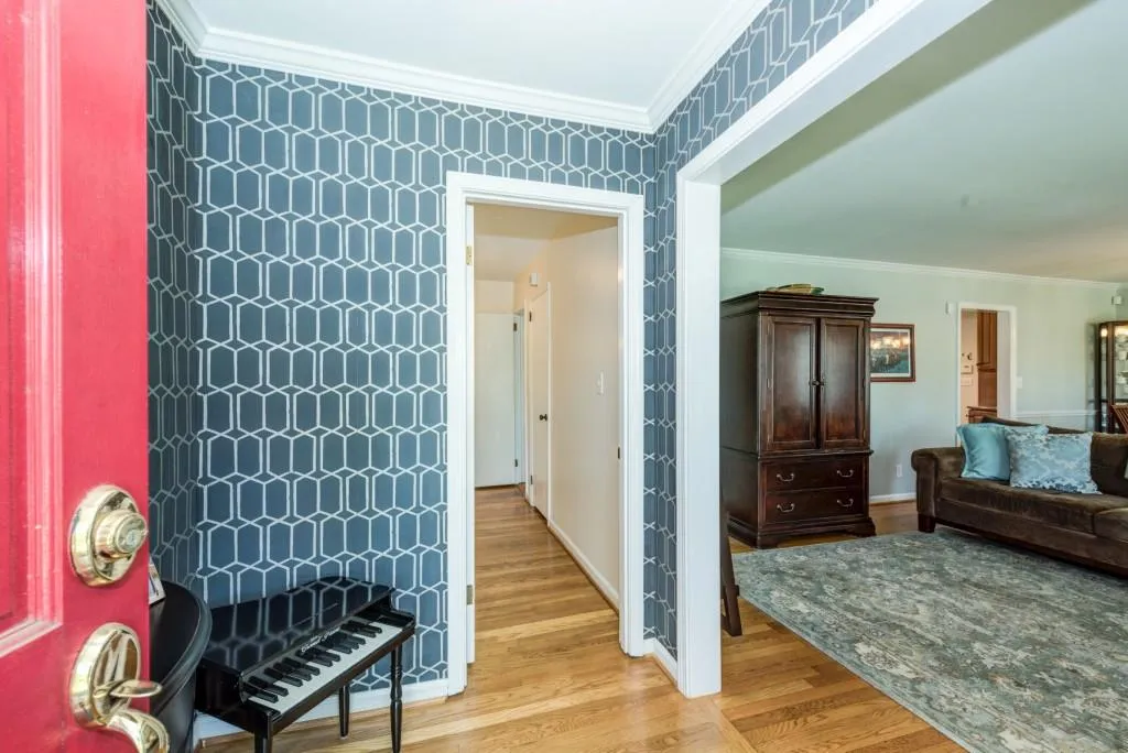 395 Highbrook Drive, Atlanta, Georgia 30342, 4 Bedrooms Bedrooms, ,3 BathroomsBathrooms,Residential,Sold,395 Highbrook Drive,5816749