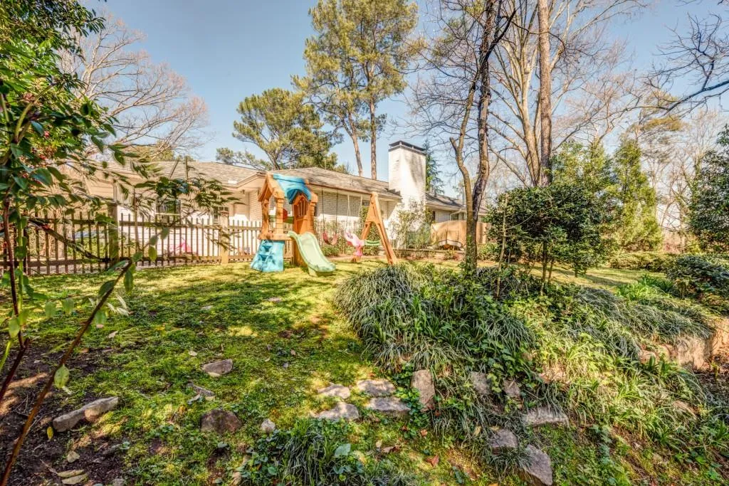 395 Highbrook Drive, Atlanta, Georgia 30342, 4 Bedrooms Bedrooms, ,3 BathroomsBathrooms,Residential,Sold,395 Highbrook Drive,5816749