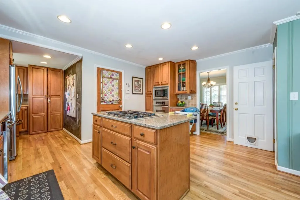 395 Highbrook Drive, Atlanta, Georgia 30342, 4 Bedrooms Bedrooms, ,3 BathroomsBathrooms,Residential,Sold,395 Highbrook Drive,5816749