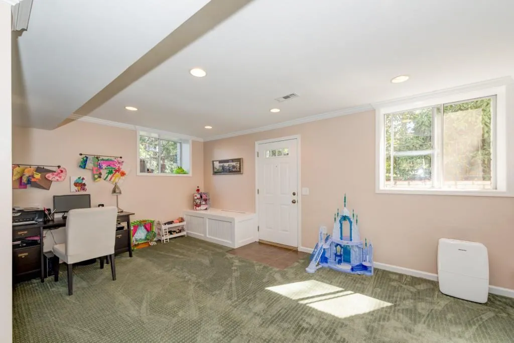 395 Highbrook Drive, Atlanta, Georgia 30342, 4 Bedrooms Bedrooms, ,3 BathroomsBathrooms,Residential,Sold,395 Highbrook Drive,5816749