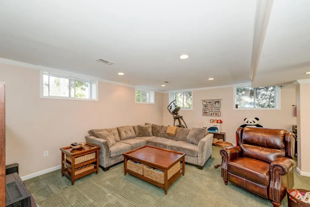 395 Highbrook Drive, Atlanta, Georgia 30342, 4 Bedrooms Bedrooms, ,3 BathroomsBathrooms,Residential,Sold,395 Highbrook Drive,5816749