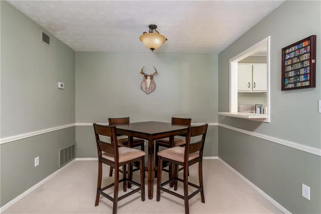 304 Woodcliff Drive Unit 304, Sandy Springs, Georgia 30350, 1 Bedroom Bedrooms, ,1 BathroomBathrooms,Residential,Sold,304 Woodcliff Drive Unit 304,6603598