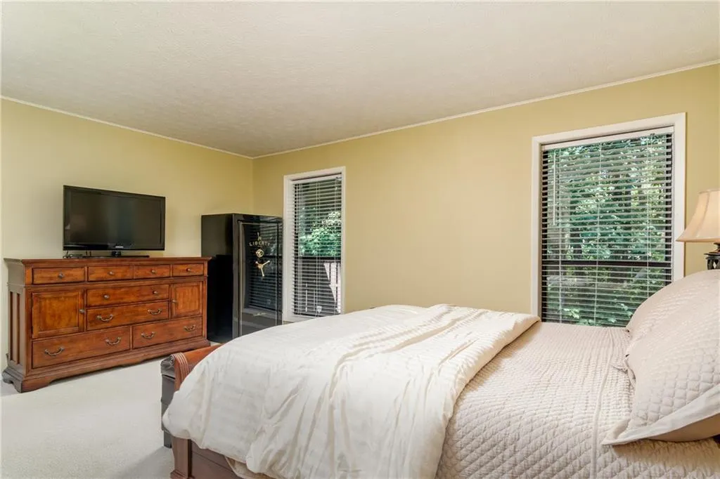304 Woodcliff Drive Unit 304, Sandy Springs, Georgia 30350, 1 Bedroom Bedrooms, ,1 BathroomBathrooms,Residential,Sold,304 Woodcliff Drive Unit 304,6603598