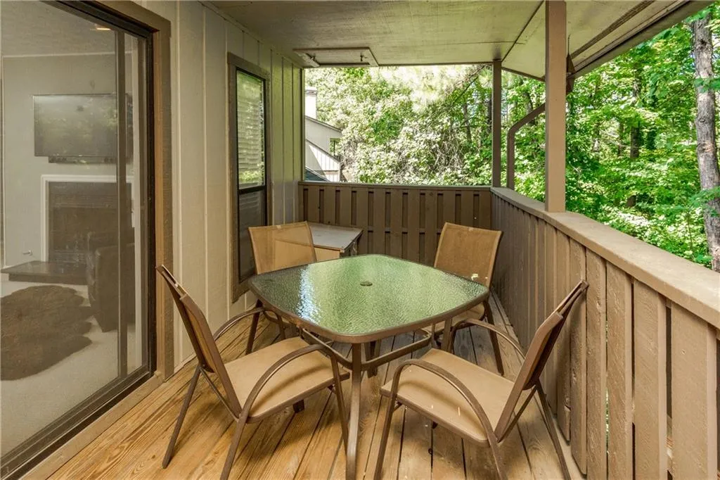 304 Woodcliff Drive Unit 304, Sandy Springs, Georgia 30350, 1 Bedroom Bedrooms, ,1 BathroomBathrooms,Residential,Sold,304 Woodcliff Drive Unit 304,6603598