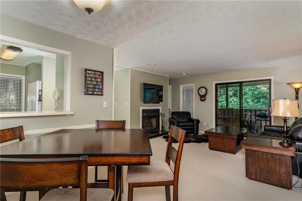 304 Woodcliff Drive Unit 304, Sandy Springs, Georgia 30350, 1 Bedroom Bedrooms, ,1 BathroomBathrooms,Residential,Sold,304 Woodcliff Drive Unit 304,6603598