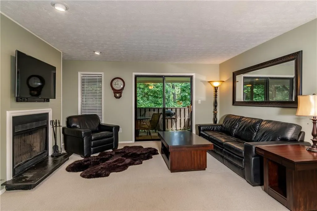 304 Woodcliff Drive Unit 304, Sandy Springs, Georgia 30350, 1 Bedroom Bedrooms, ,1 BathroomBathrooms,Residential,Sold,304 Woodcliff Drive Unit 304,6603598