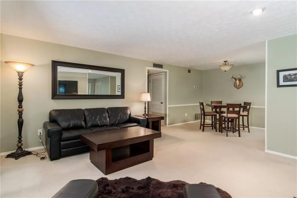 304 Woodcliff Drive Unit 304, Sandy Springs, Georgia 30350, 1 Bedroom Bedrooms, ,1 BathroomBathrooms,Residential,Sold,304 Woodcliff Drive Unit 304,6603598