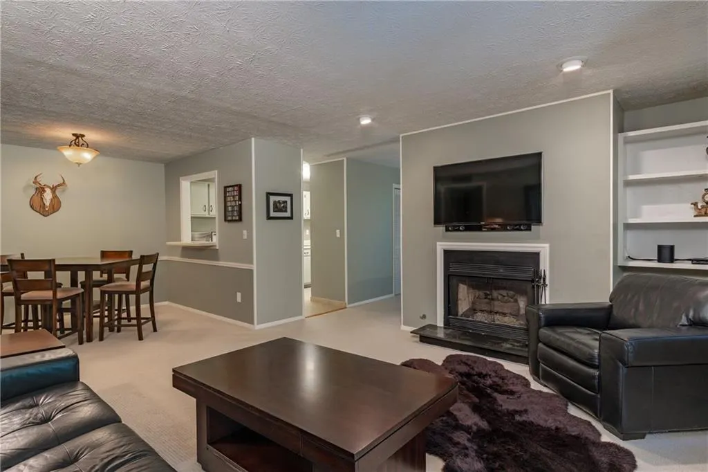 304 Woodcliff Drive Unit 304, Sandy Springs, Georgia 30350, 1 Bedroom Bedrooms, ,1 BathroomBathrooms,Residential,Sold,304 Woodcliff Drive Unit 304,6603598