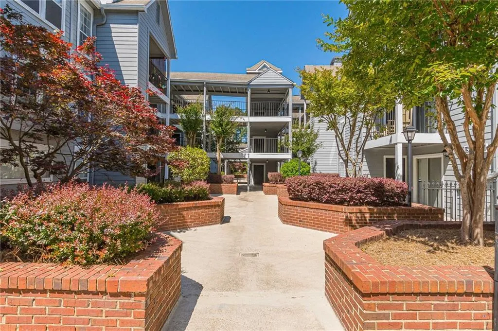 607 Granville Court, Sandy Springs, Georgia 30328, 2 Bedrooms Bedrooms, ,2 BathroomsBathrooms,Residential,Sold,607 Granville Court,7213086